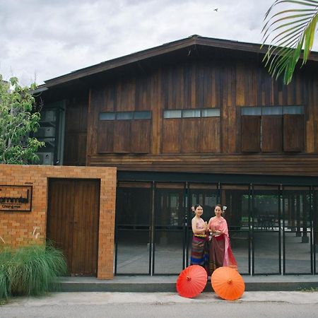 The Hommtel Hostel Chiang Mai Exterior photo