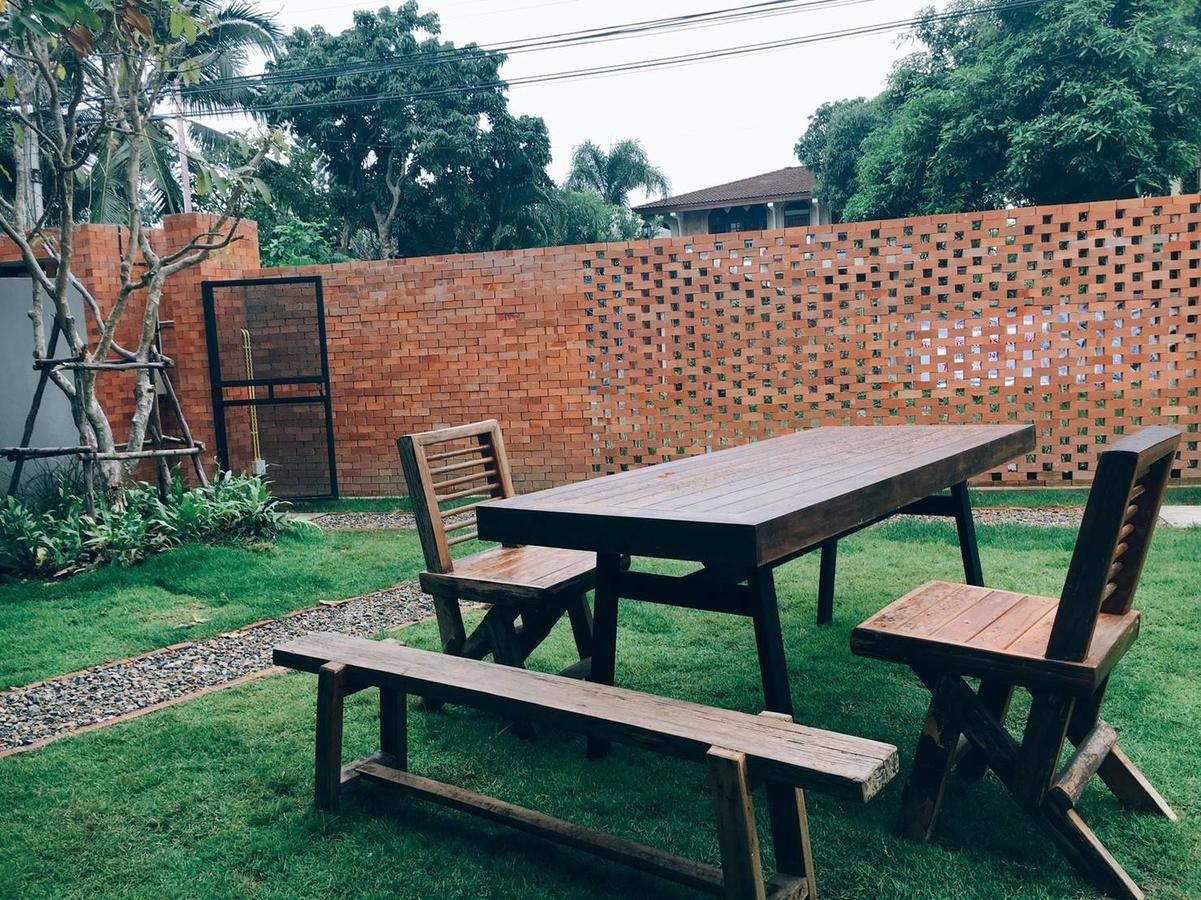 The Hommtel Hostel Chiang Mai Exterior photo