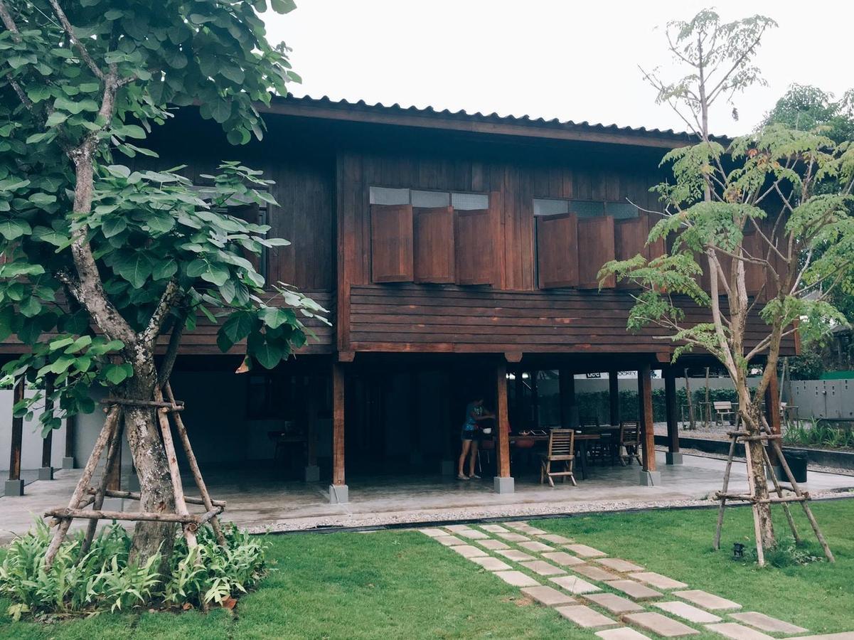 The Hommtel Hostel Chiang Mai Exterior photo