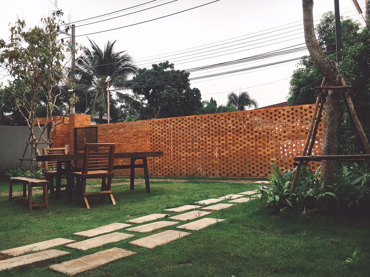 The Hommtel Hostel Chiang Mai Exterior photo
