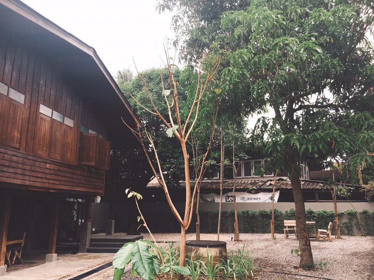 The Hommtel Hostel Chiang Mai Exterior photo